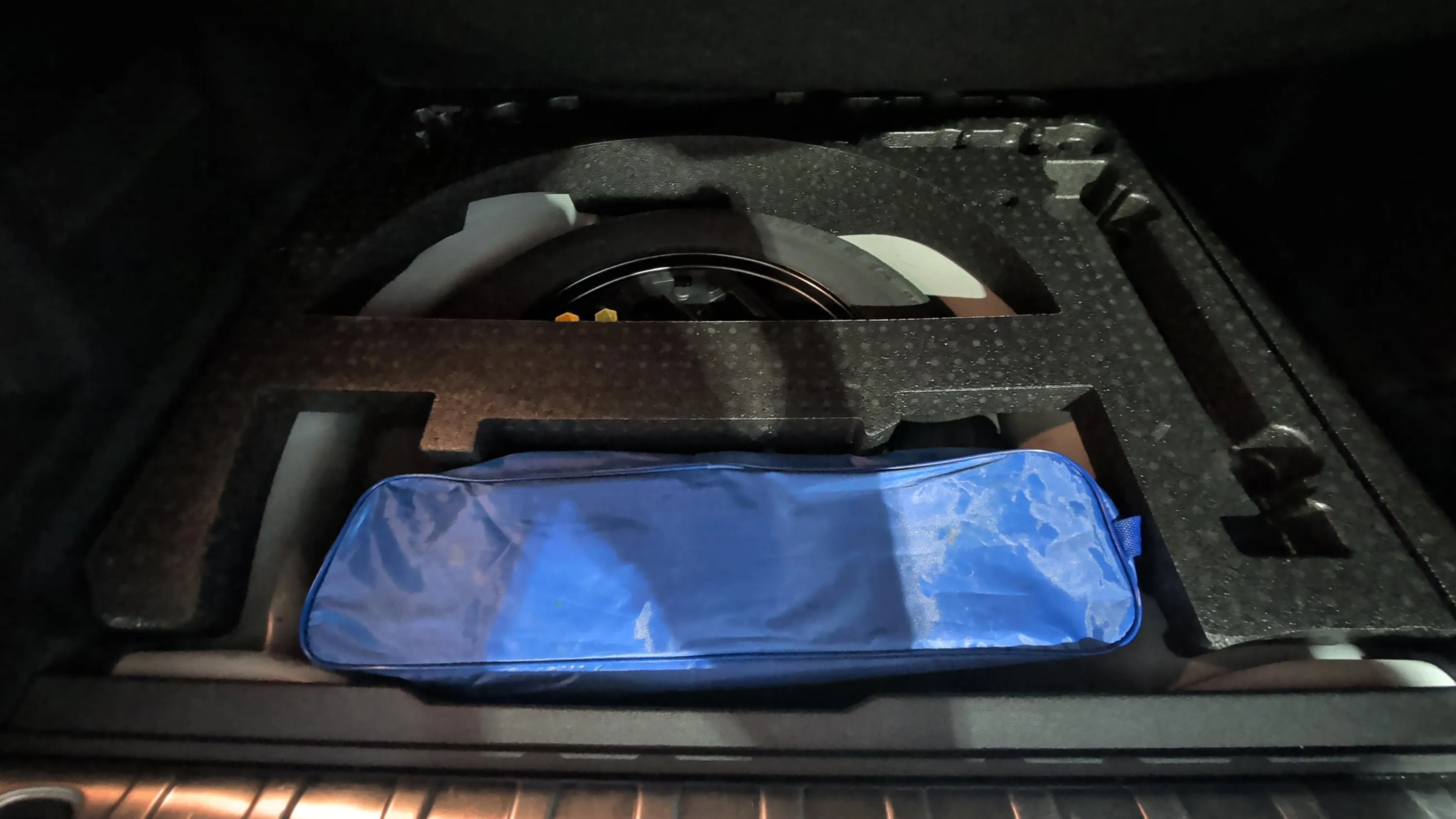 Peugeot 2008 Allure 1.2 PureTech - foto 21