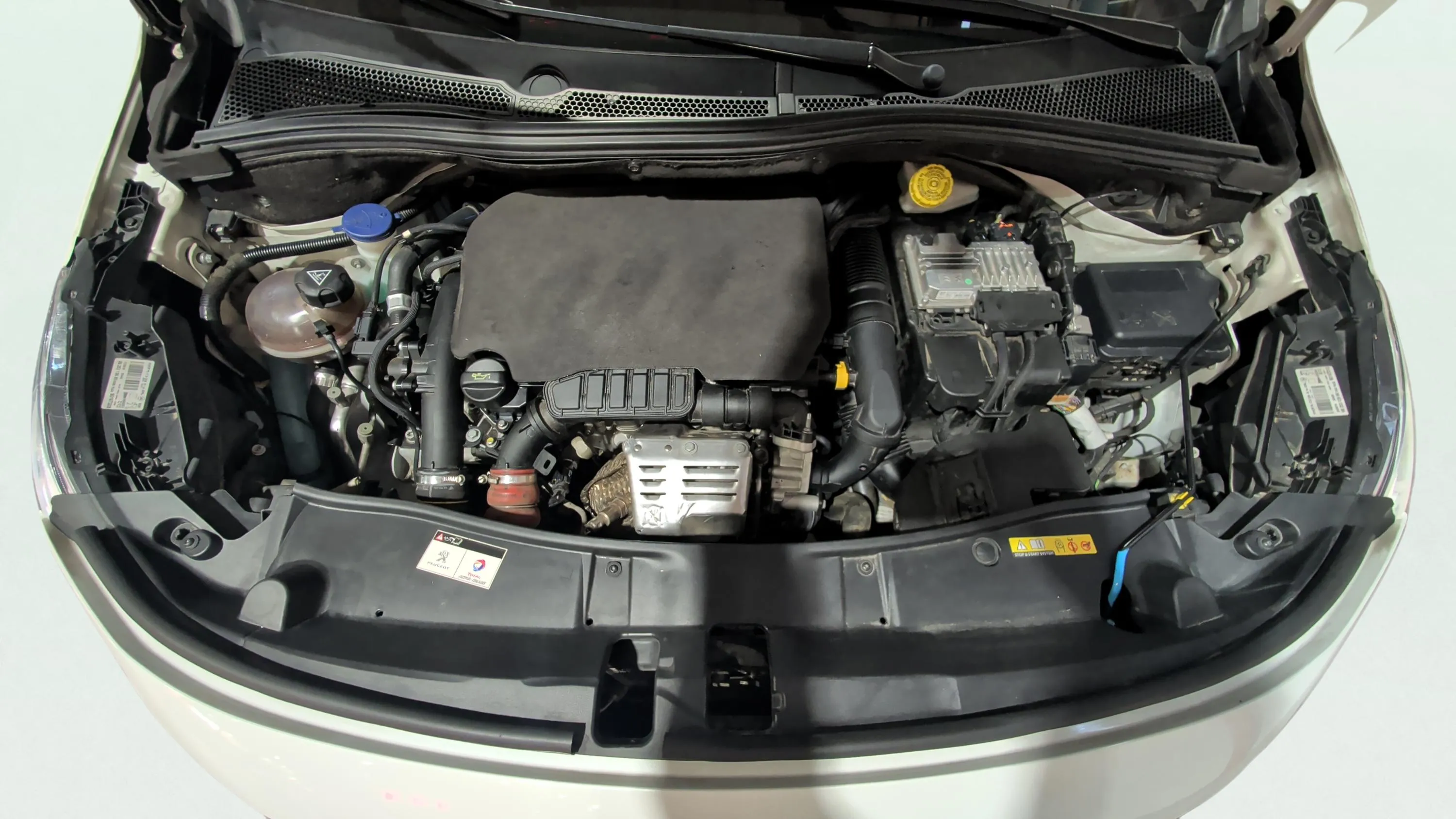 Peugeot 2008 Allure 1.2 PureTech - foto 24