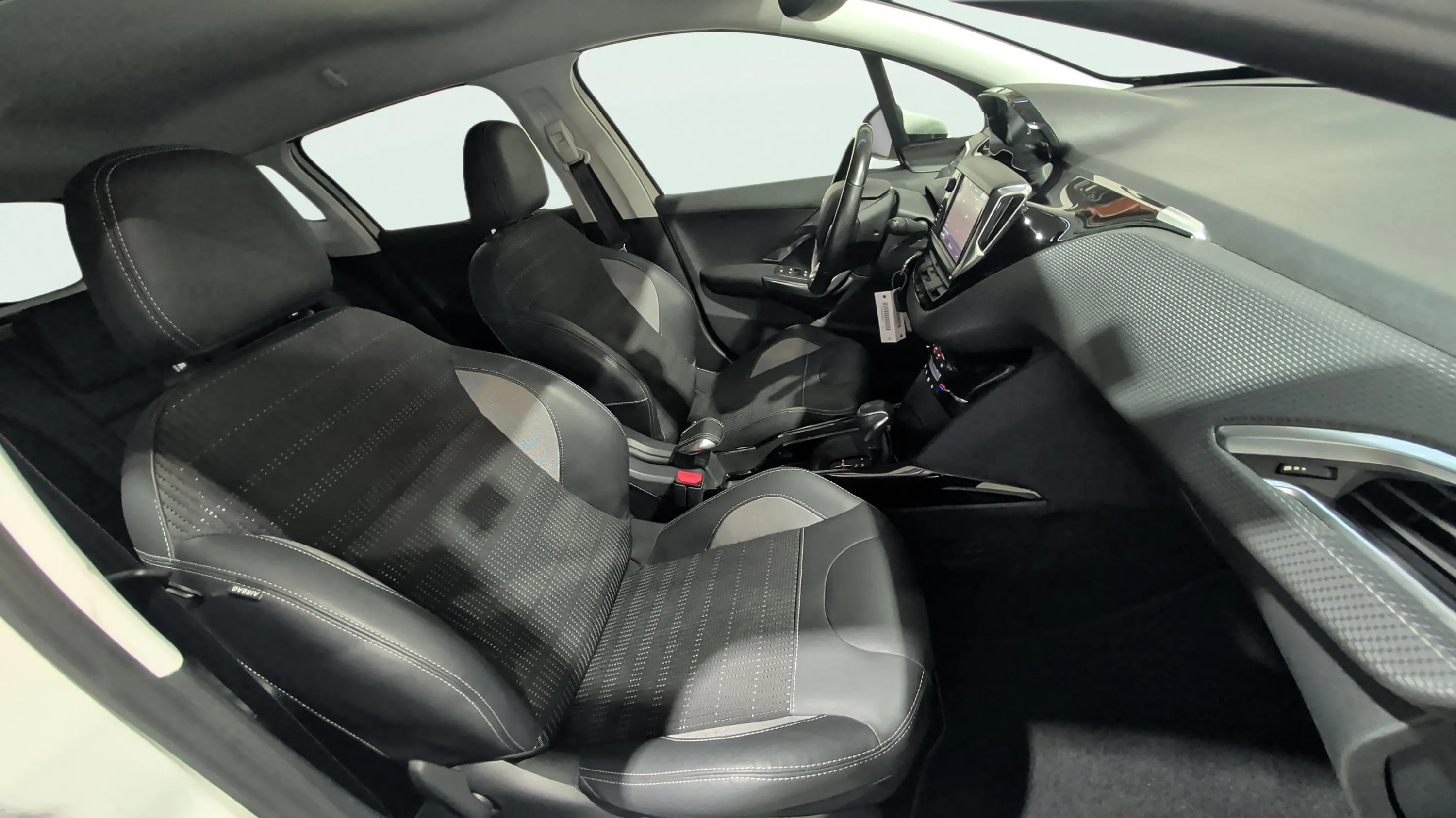 Peugeot 2008 Allure 1.2 PureTech - foto 29