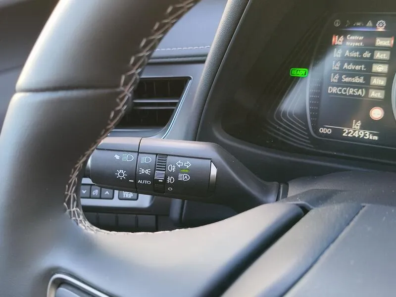 Lexus UX 2.0 250h Business - foto 23