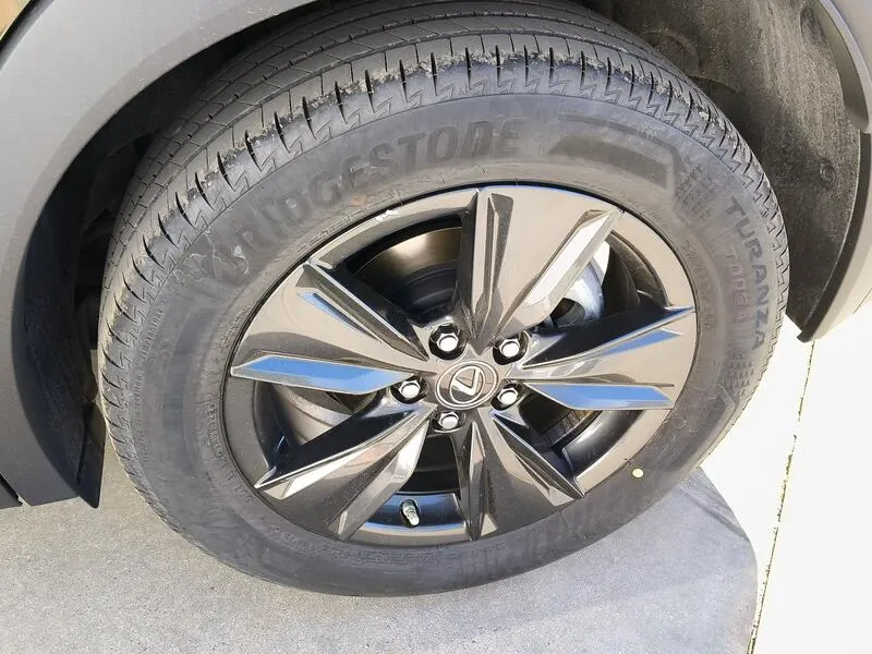 Lexus UX 2.0 250h Business - foto 41