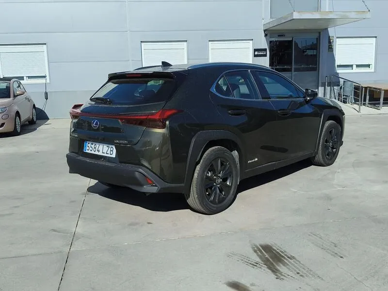 Lexus UX 2.0 250h Business - foto 6
