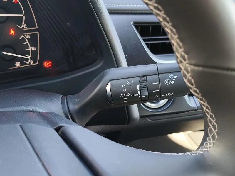 Lexus UX 2.0 250h Business - foto 21