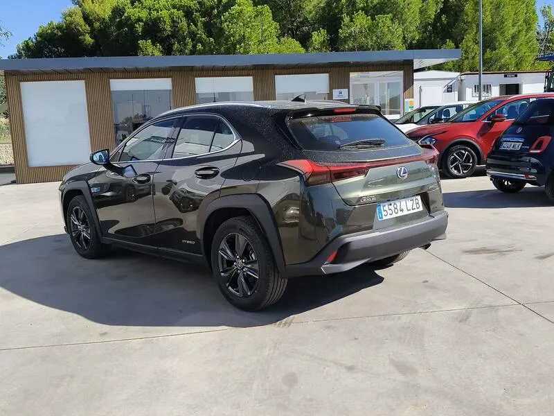 Lexus UX 2.0 250h Business - foto 4