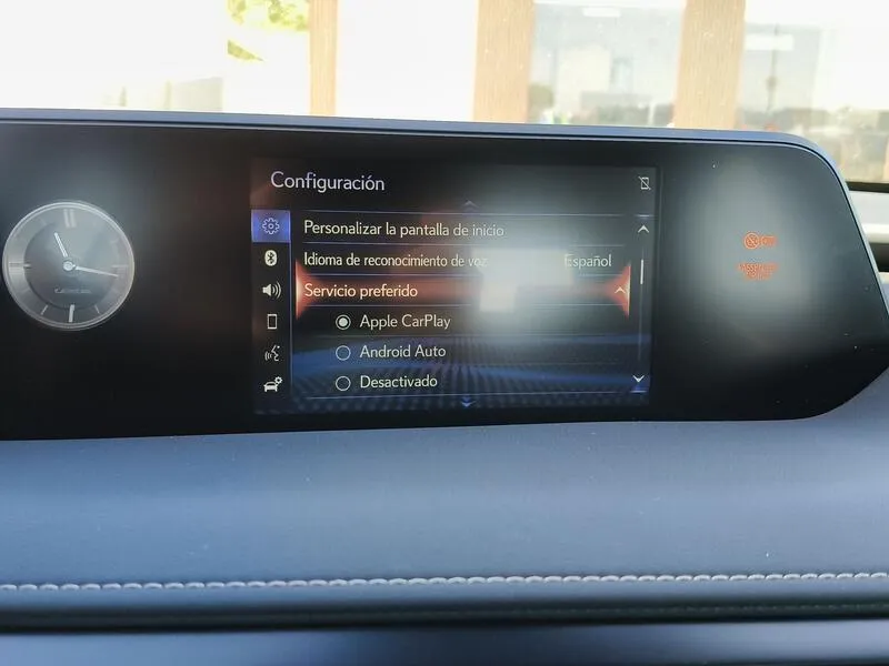 Lexus UX 2.0 250h Business - foto 16