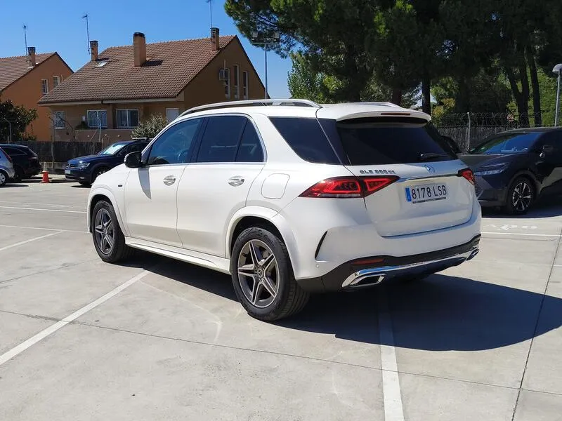 Mercedes-Benz GLE 350de 4MATIC - foto 4