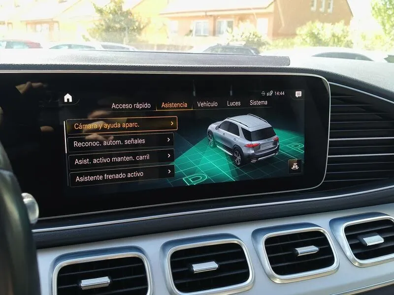 Mercedes-Benz GLE 350de 4MATIC - foto 18