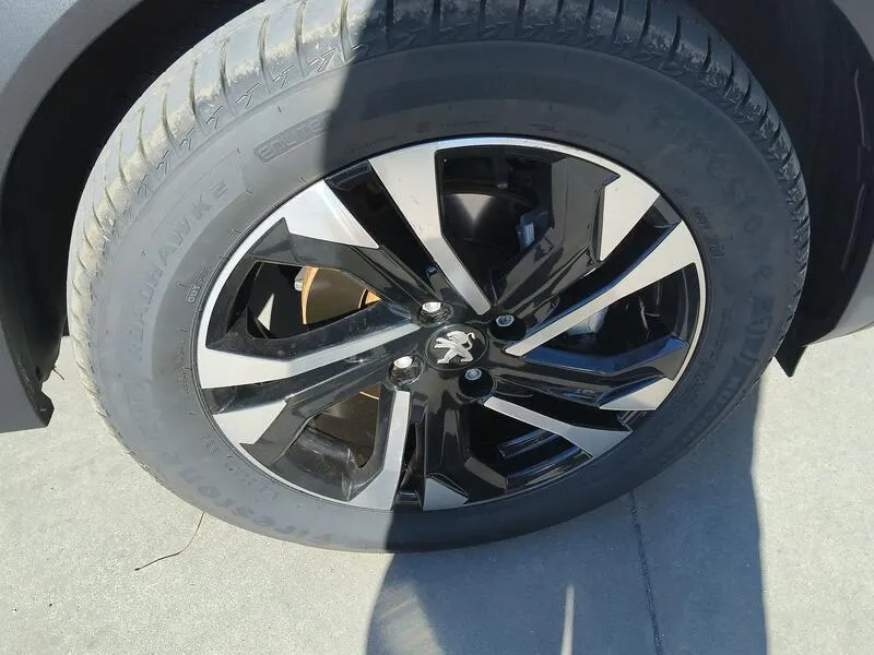Peugeot 2008 Allure Pack PureTech 130 - foto 42