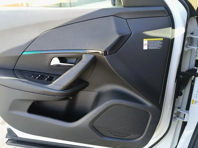 Peugeot 2008 Allure Pack PureTech 130 - foto 31
