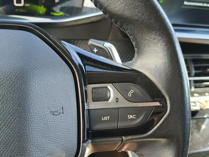 Peugeot 2008 Allure Pack PureTech 130 - foto 25