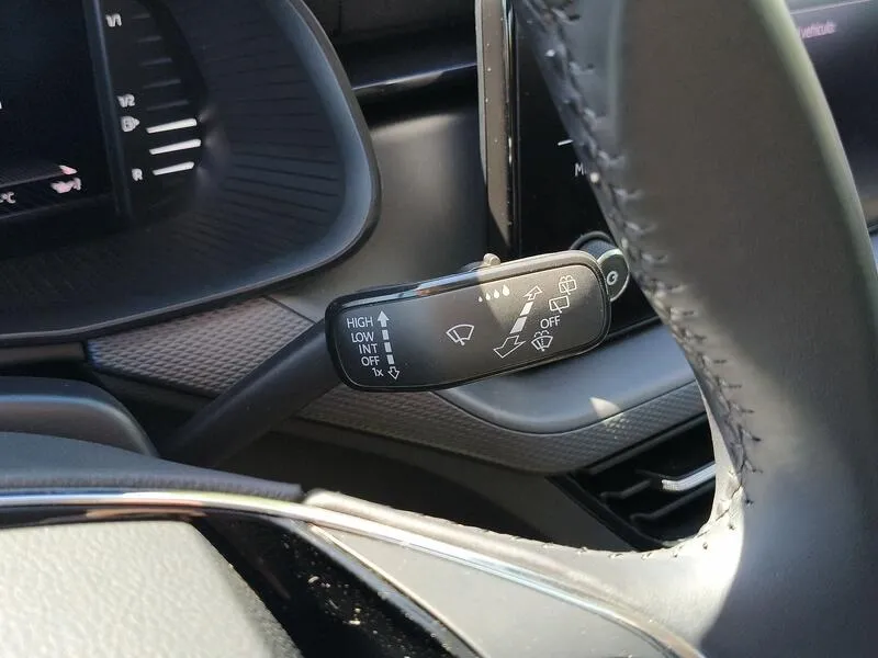 Škoda Kamiq 1.0 TSI DSG Ambition - foto 26
