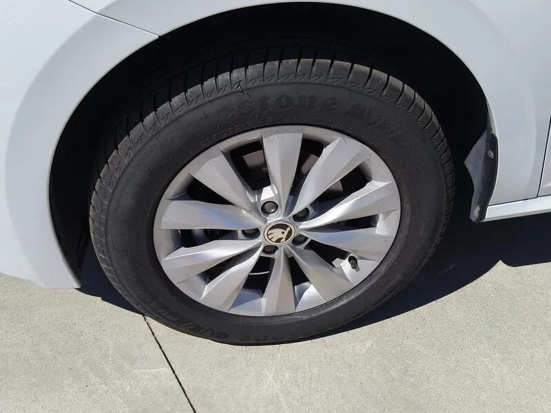 Škoda Kamiq 1.0 TSI DSG Ambition - foto 46