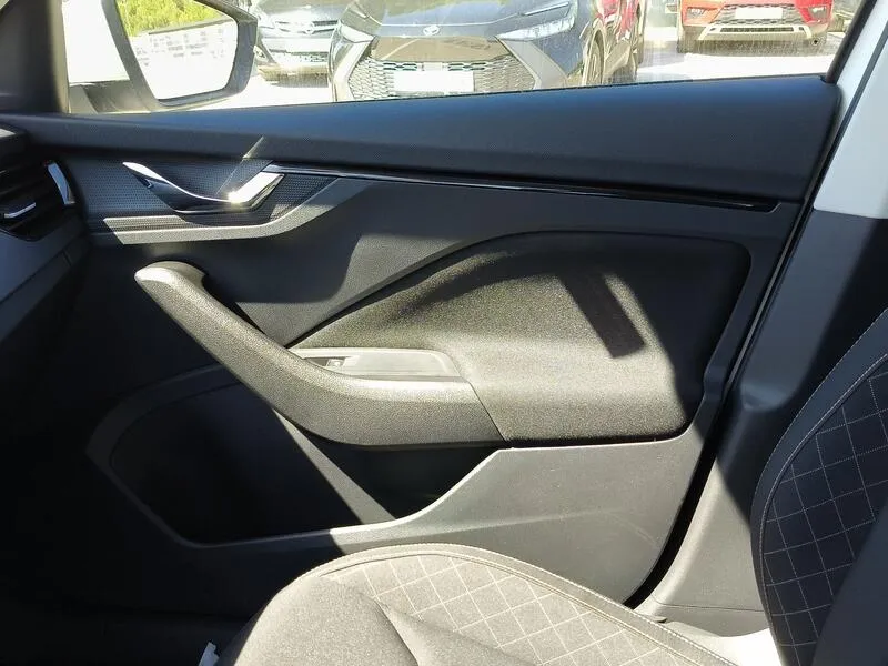 Škoda Kamiq 1.0 TSI DSG Ambition - foto 22