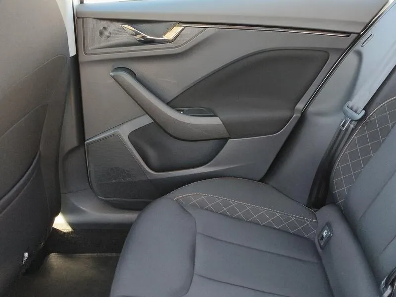 Škoda Kamiq 1.0 TSI DSG Ambition - foto 33