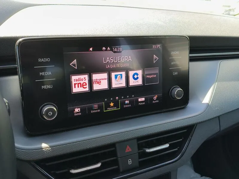 Škoda Kamiq 1.0 TSI DSG Ambition - foto 11