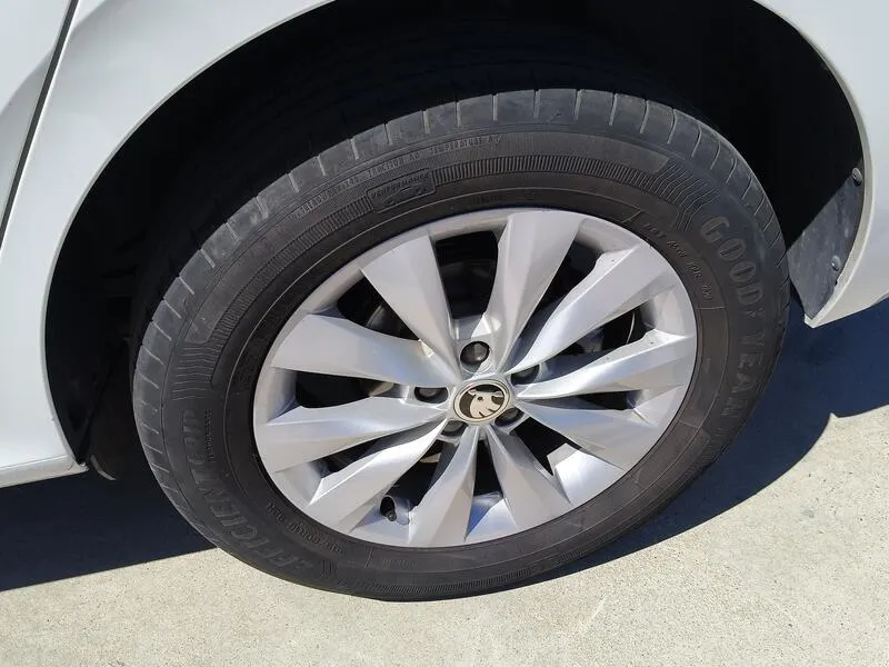 Škoda Kamiq 1.0 TSI DSG Ambition - foto 47