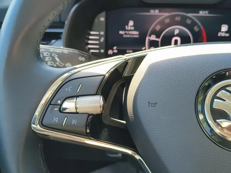 Škoda Kamiq 1.0 TSI DSG Ambition - foto 27