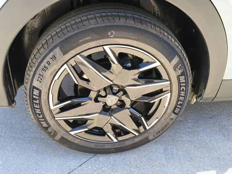 Peugeot 3008 Hybrid 145 Allure 1.2 - foto 36
