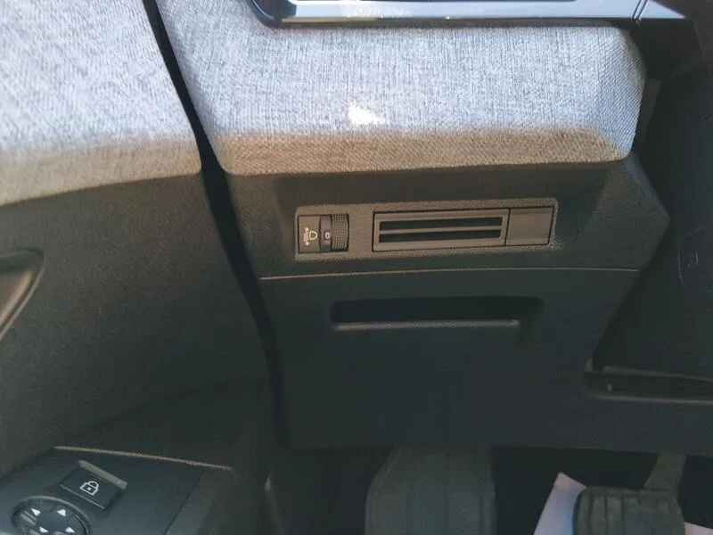 Peugeot 3008 Hybrid 145 Allure 1.2 - foto 22