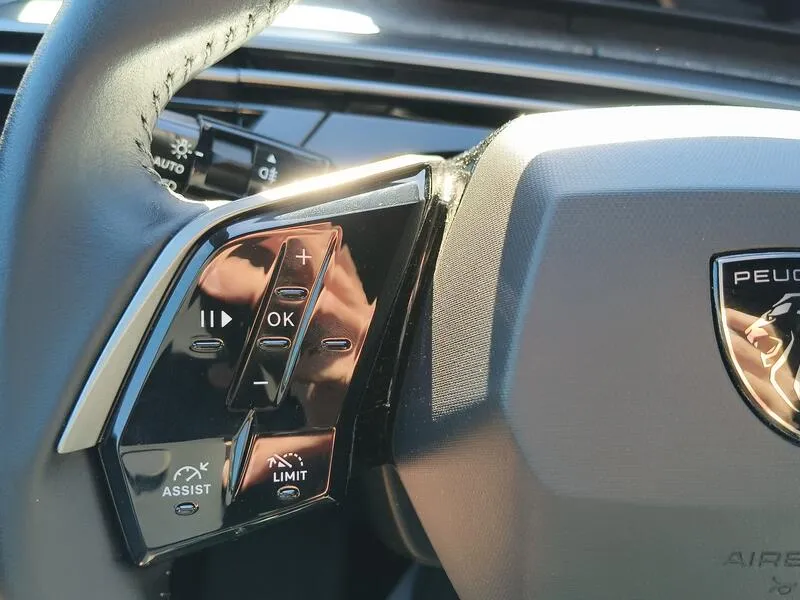 Peugeot 3008 Hybrid 145 Allure 1.2 - foto 19