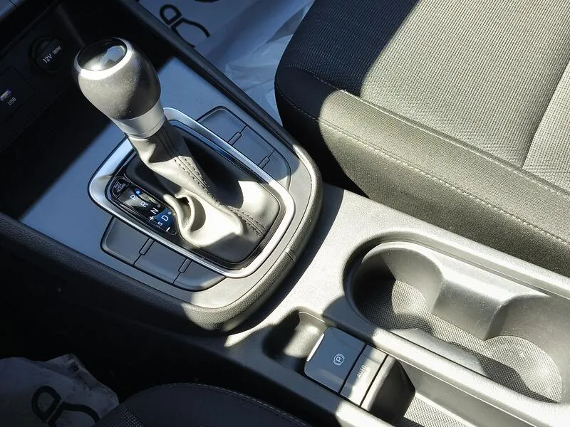 Hyundai Kona 1.6 GDI HEV Maxx - foto 13