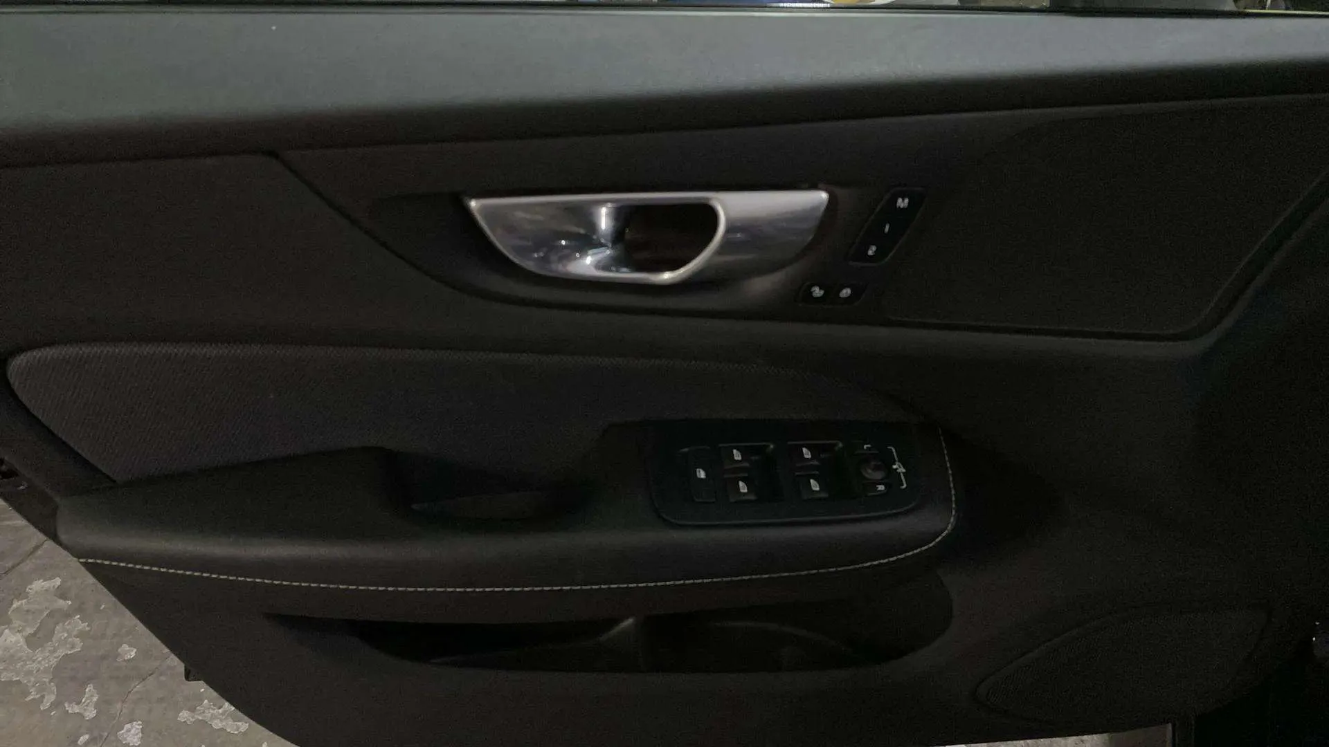 Volvo V60 2.0 T6 AWD Recharge R-Design - foto 18