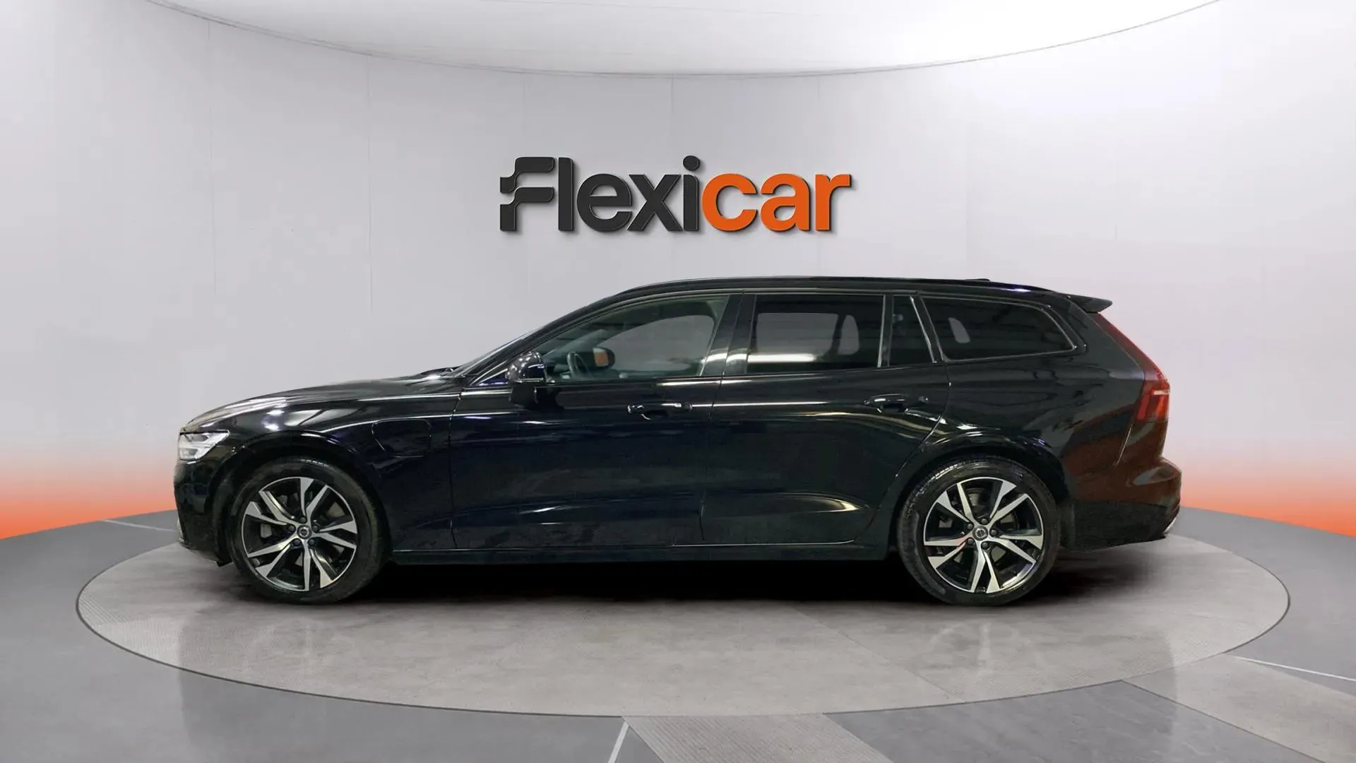 Volvo V60 2.0 T6 AWD Recharge R-Design - foto 3