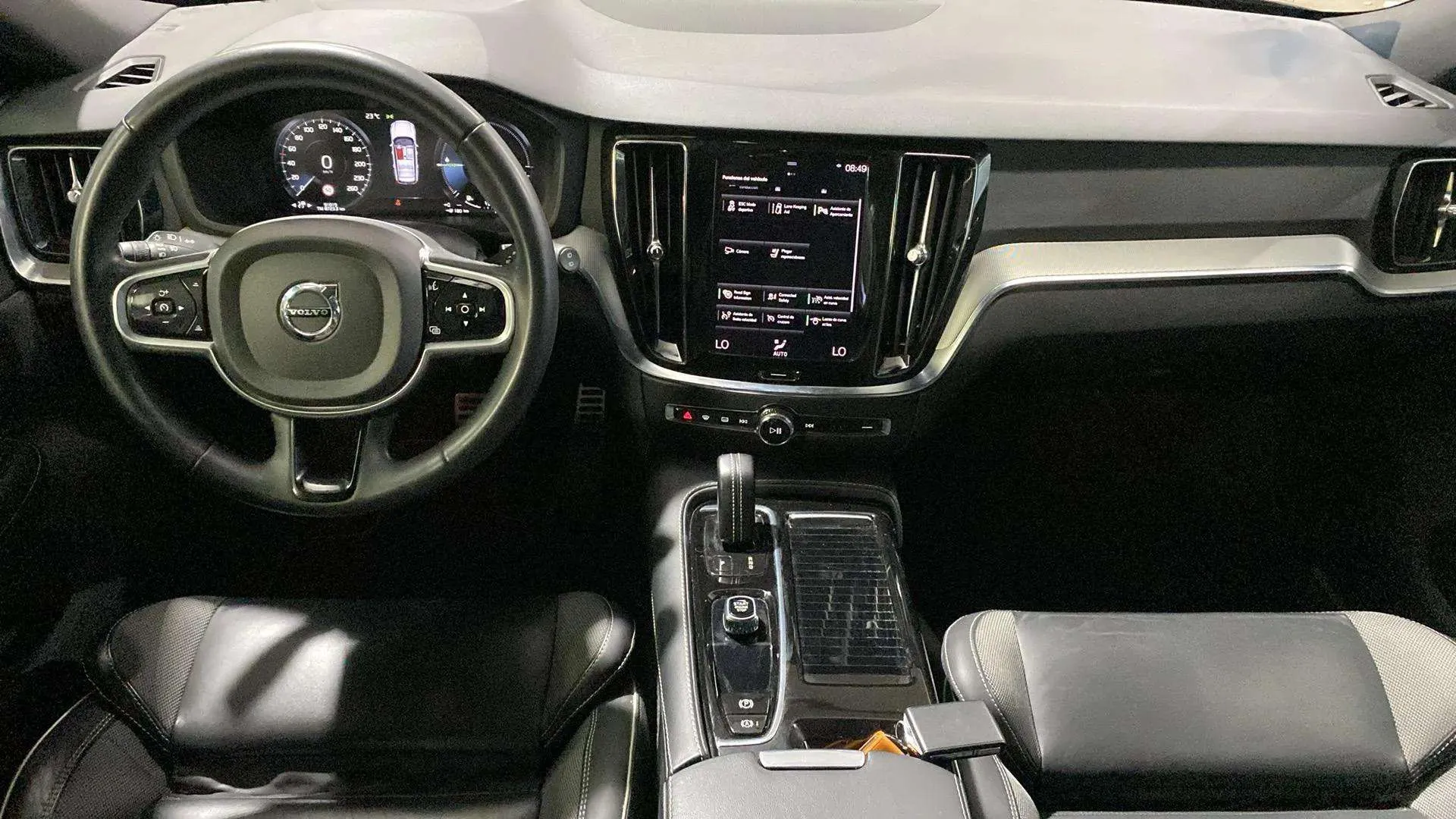 Volvo V60 2.0 T6 AWD Recharge R-Design - foto 11