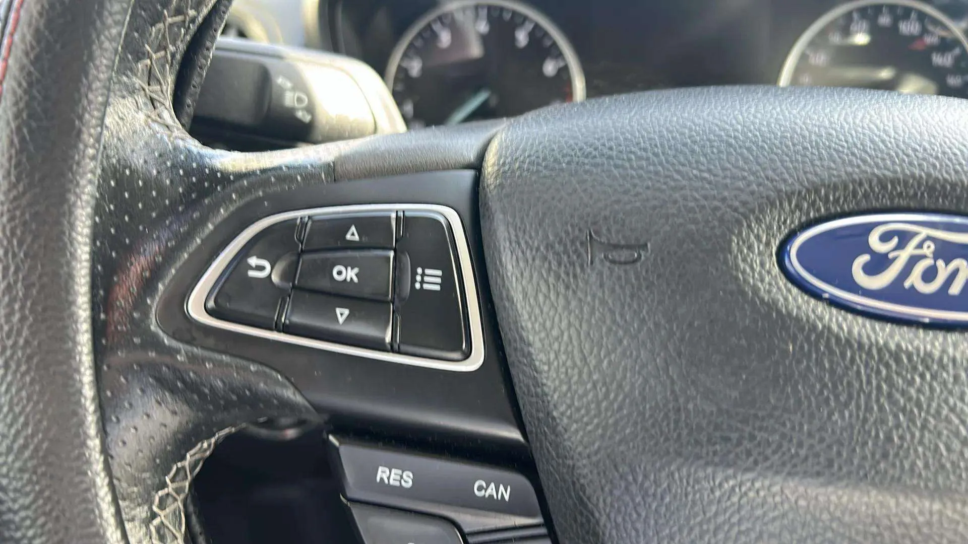 Ford EcoSport 1.0T EcoBoost ST Line - foto 26