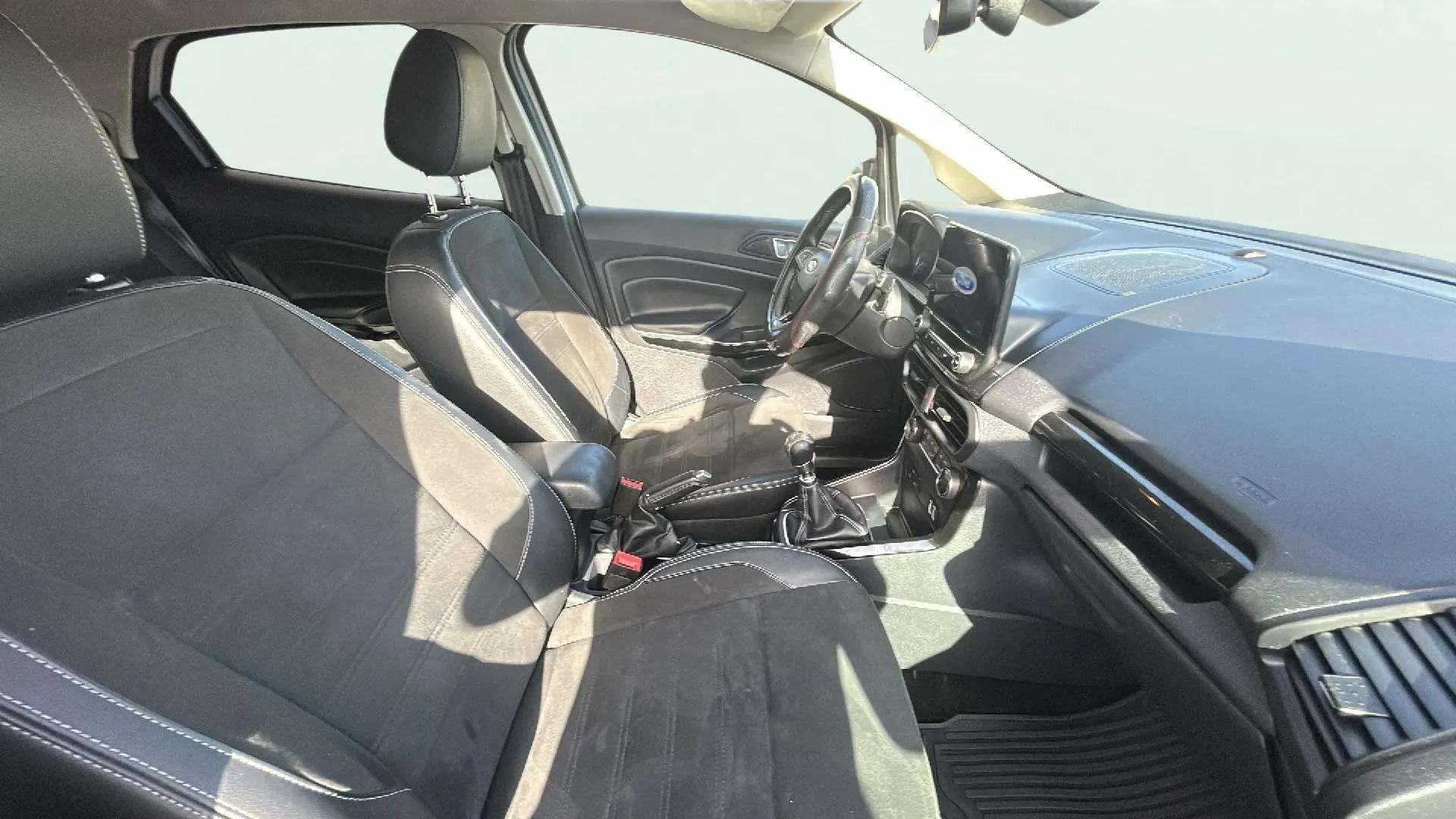 Ford EcoSport 1.0T EcoBoost ST Line - foto 20