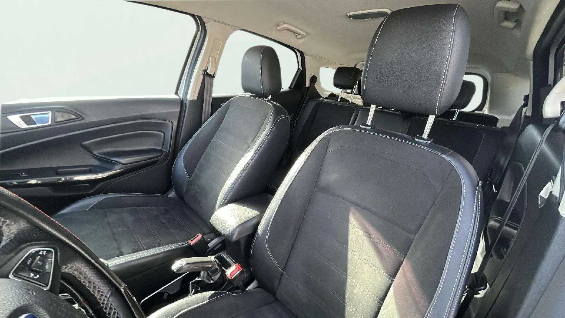 Ford EcoSport 1.0T EcoBoost ST Line - foto 24