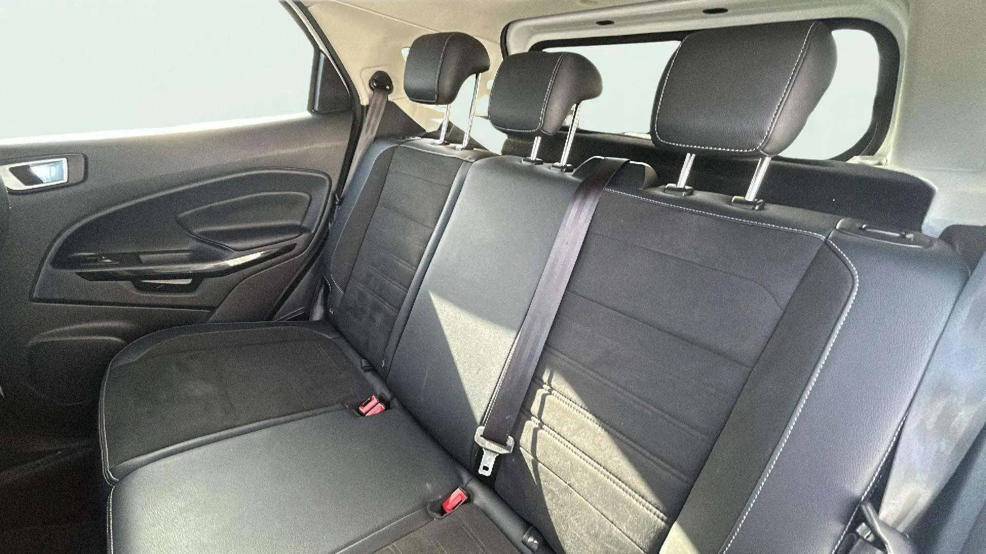Ford EcoSport 1.0T EcoBoost ST Line - foto 23