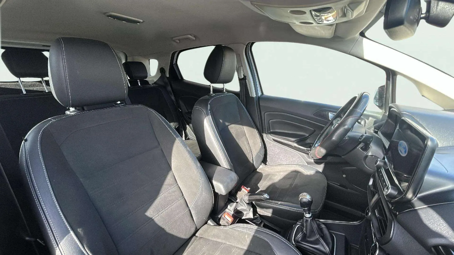 Ford EcoSport 1.0T EcoBoost ST Line - foto 21