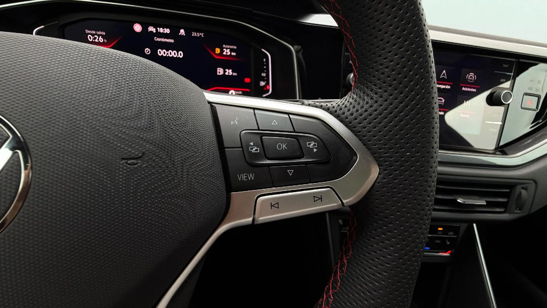Volkswagen Polo GTI 2.0 TSI DSG - foto 24