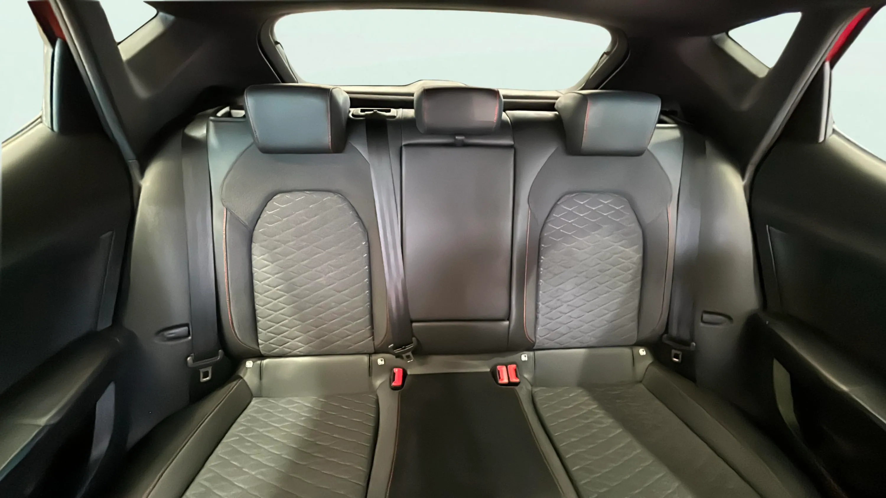 SEAT León 1.5 eTSI DSG-7 FR Launch P L - foto 15