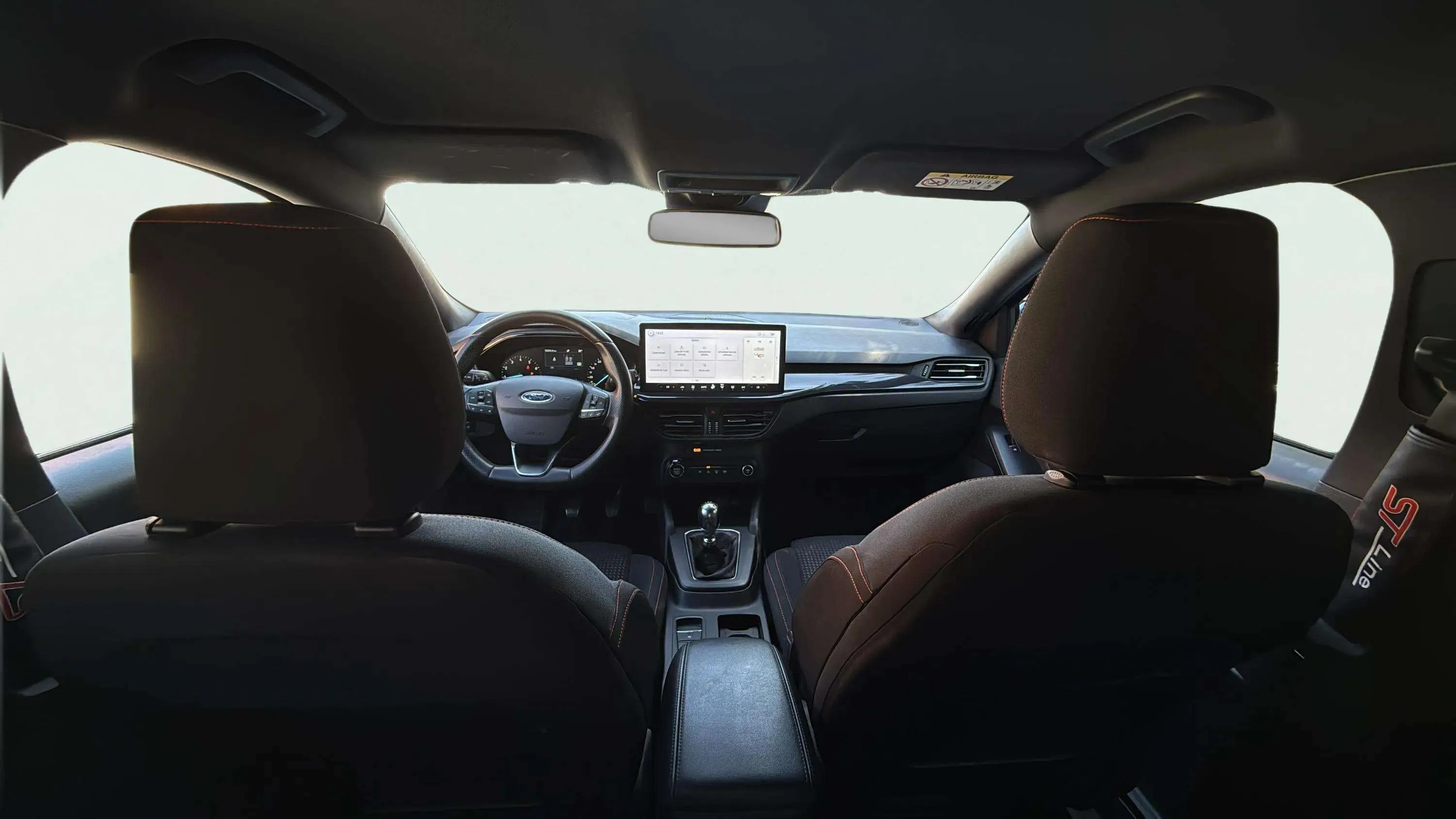 Ford Focus 1.0 EcoBoost MHEV ST-Line - foto 13