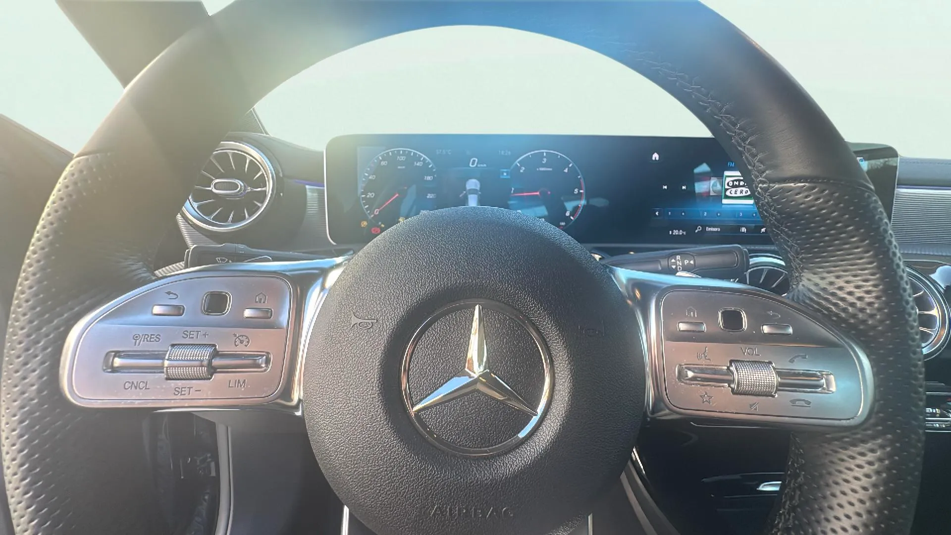 Mercedes-Benz CLA 200 D DCT - foto 17