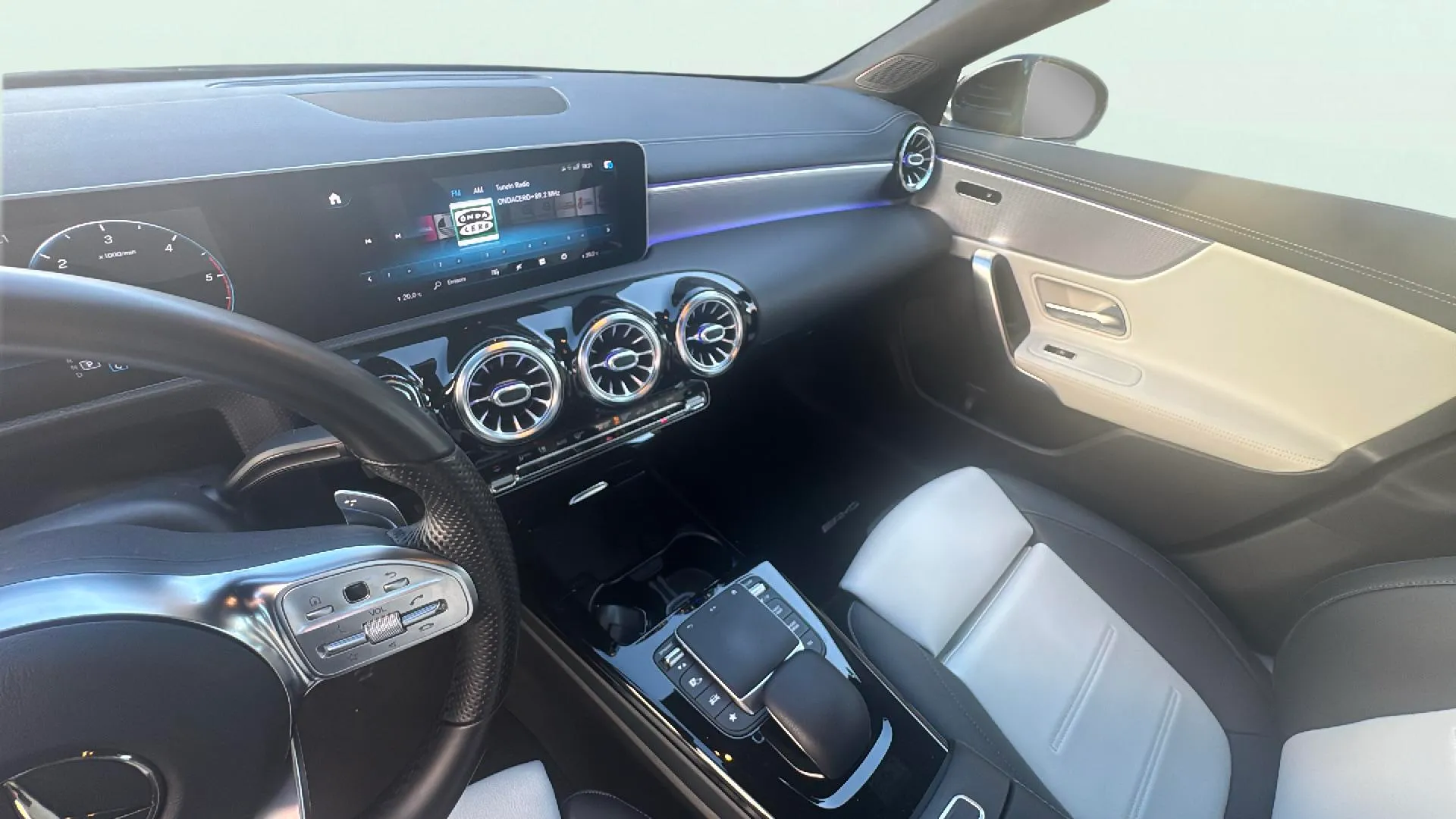 Mercedes-Benz CLA 200 D DCT - foto 12