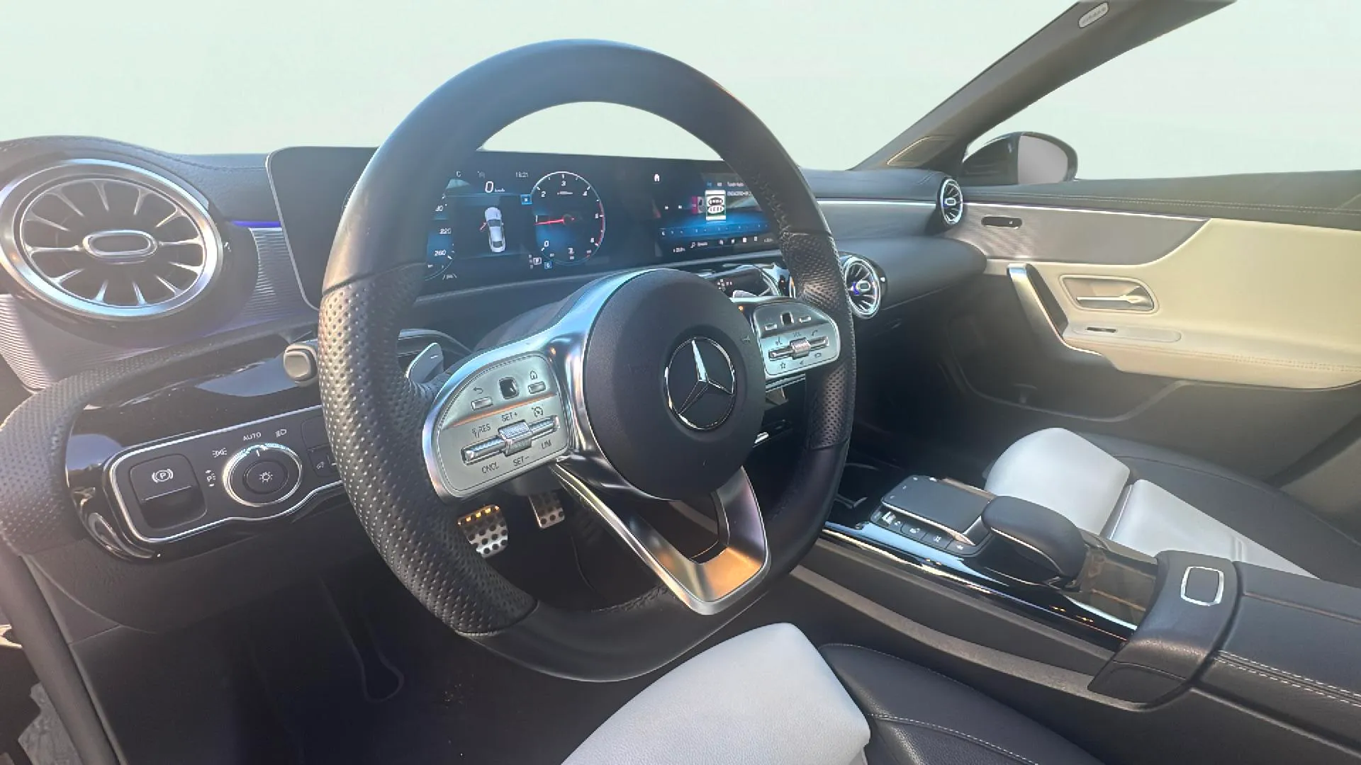 Mercedes-Benz CLA 200 D DCT - foto 11