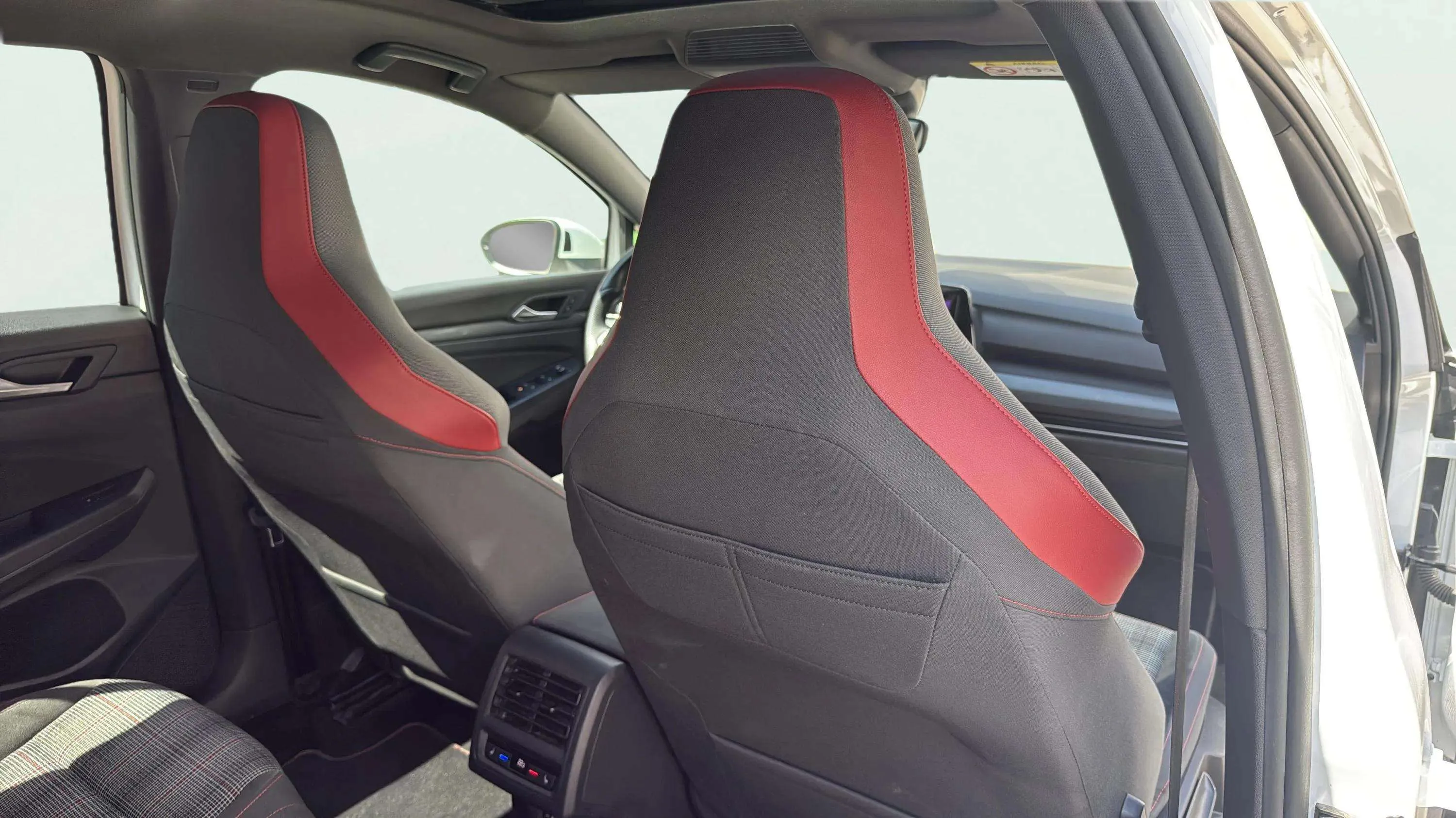 Volkswagen Golf GTI 2.0 TSI DSG - foto 19