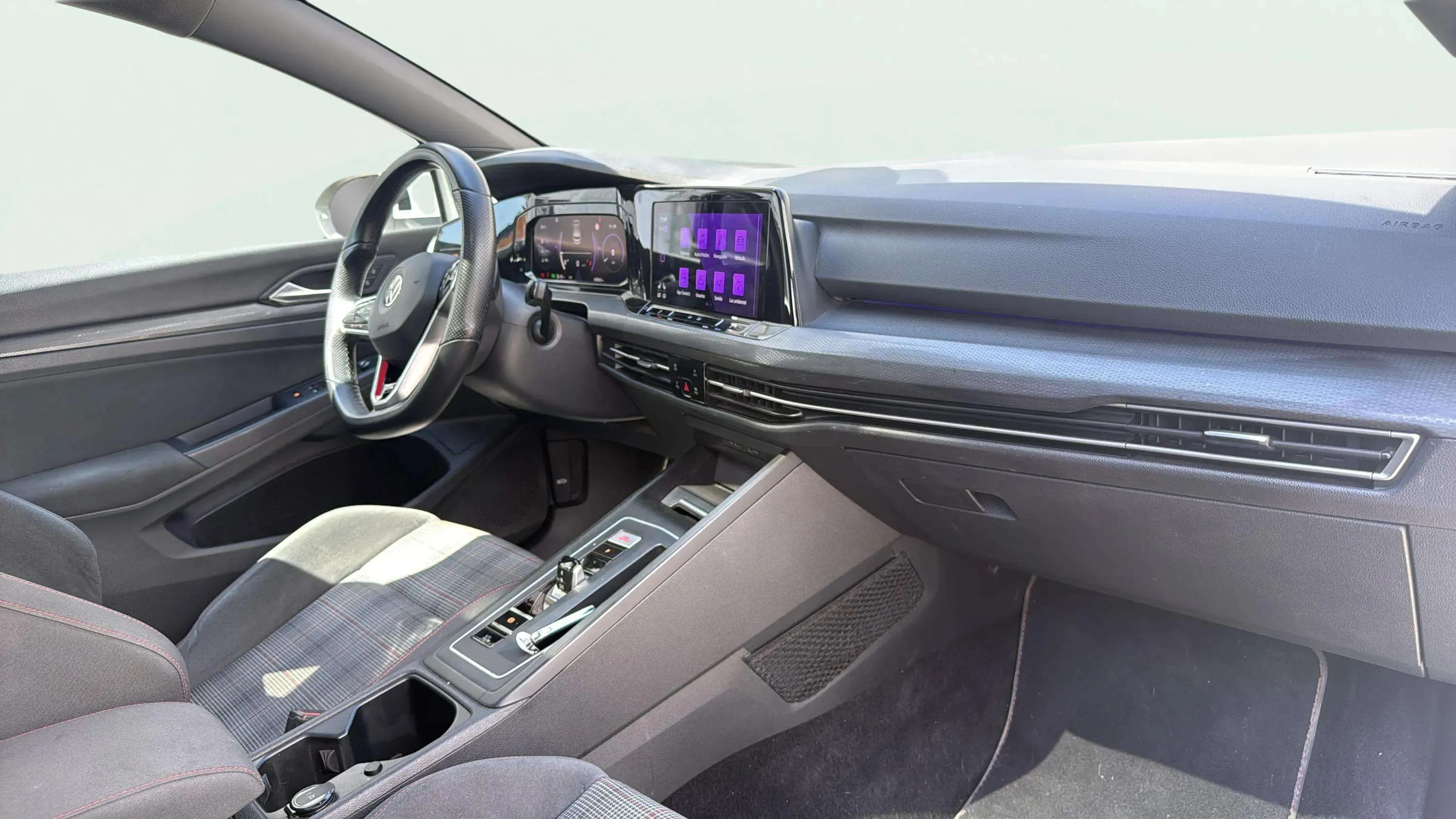 Volkswagen Golf GTI 2.0 TSI DSG - foto 18