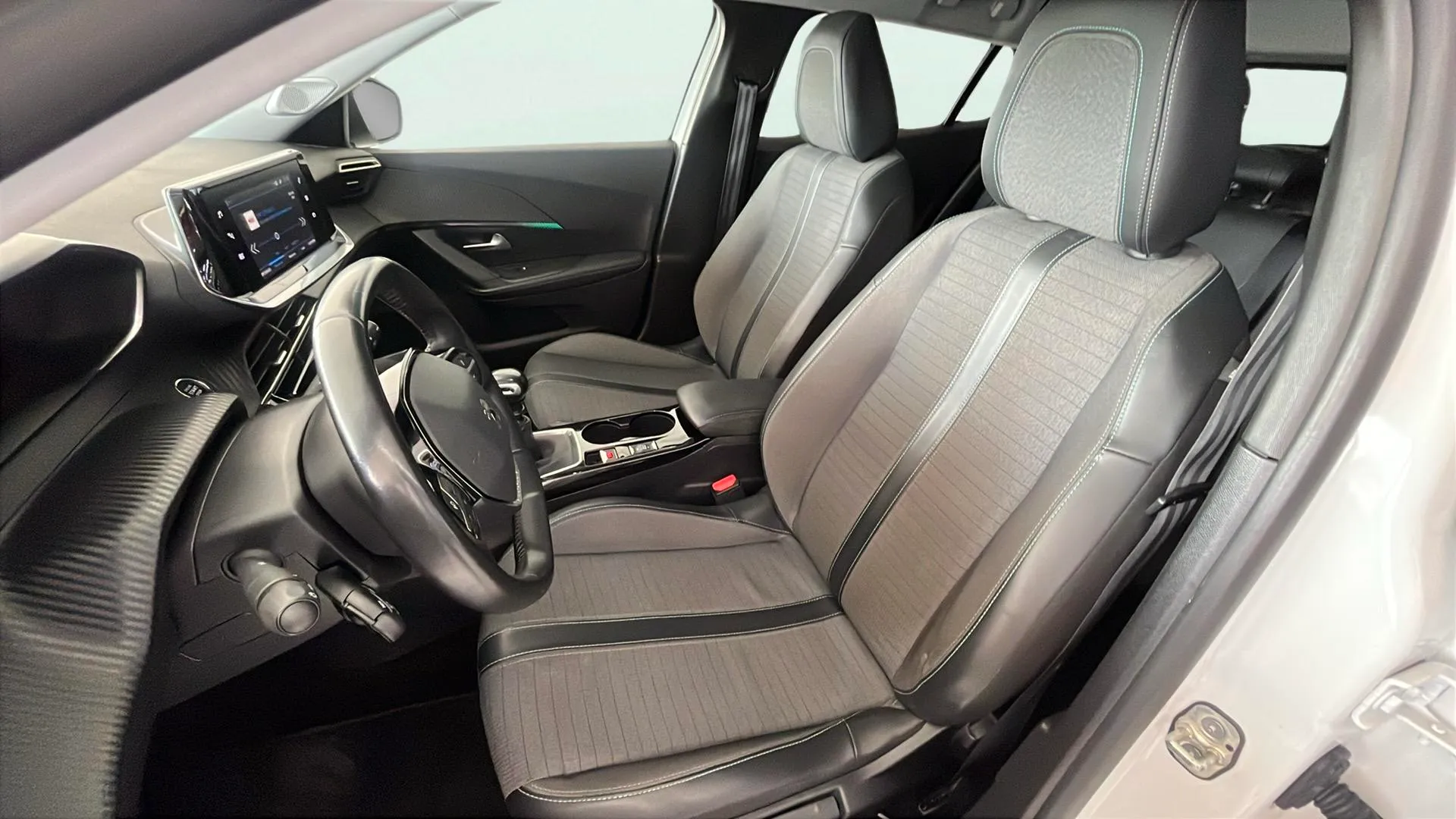 Peugeot 2008 Allure Pack BlueHDi - foto 12