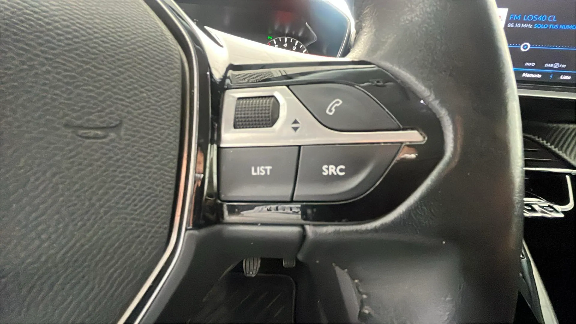 Peugeot 2008 Allure Pack BlueHDi - foto 24