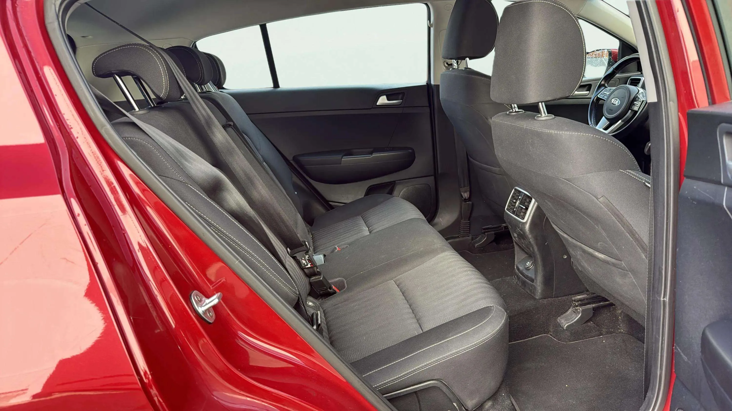 Kia Sportage 1.6 CRDi Business 4x2 - foto 12