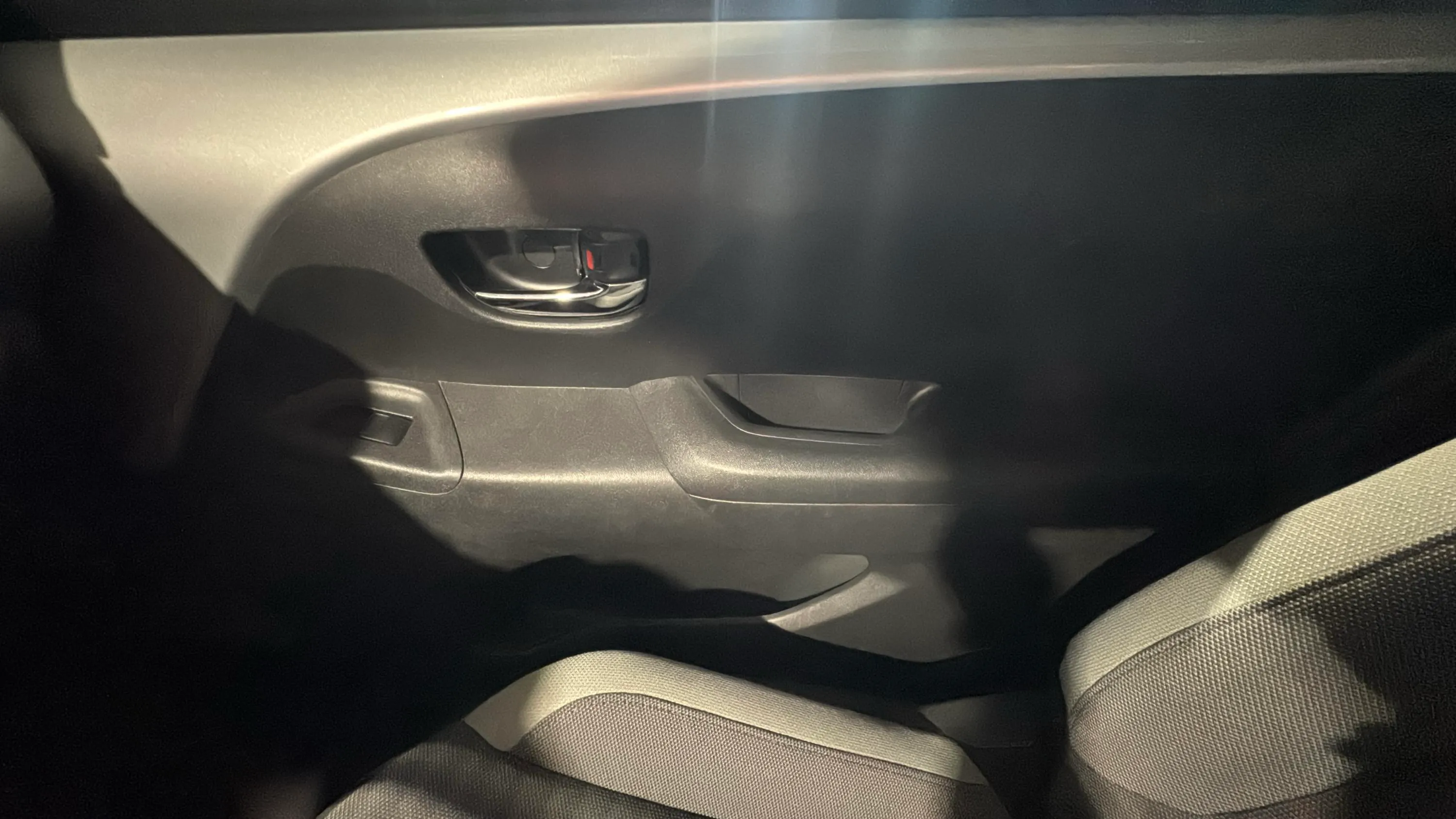 Toyota Aygo 1.0 70 x-play - foto 28