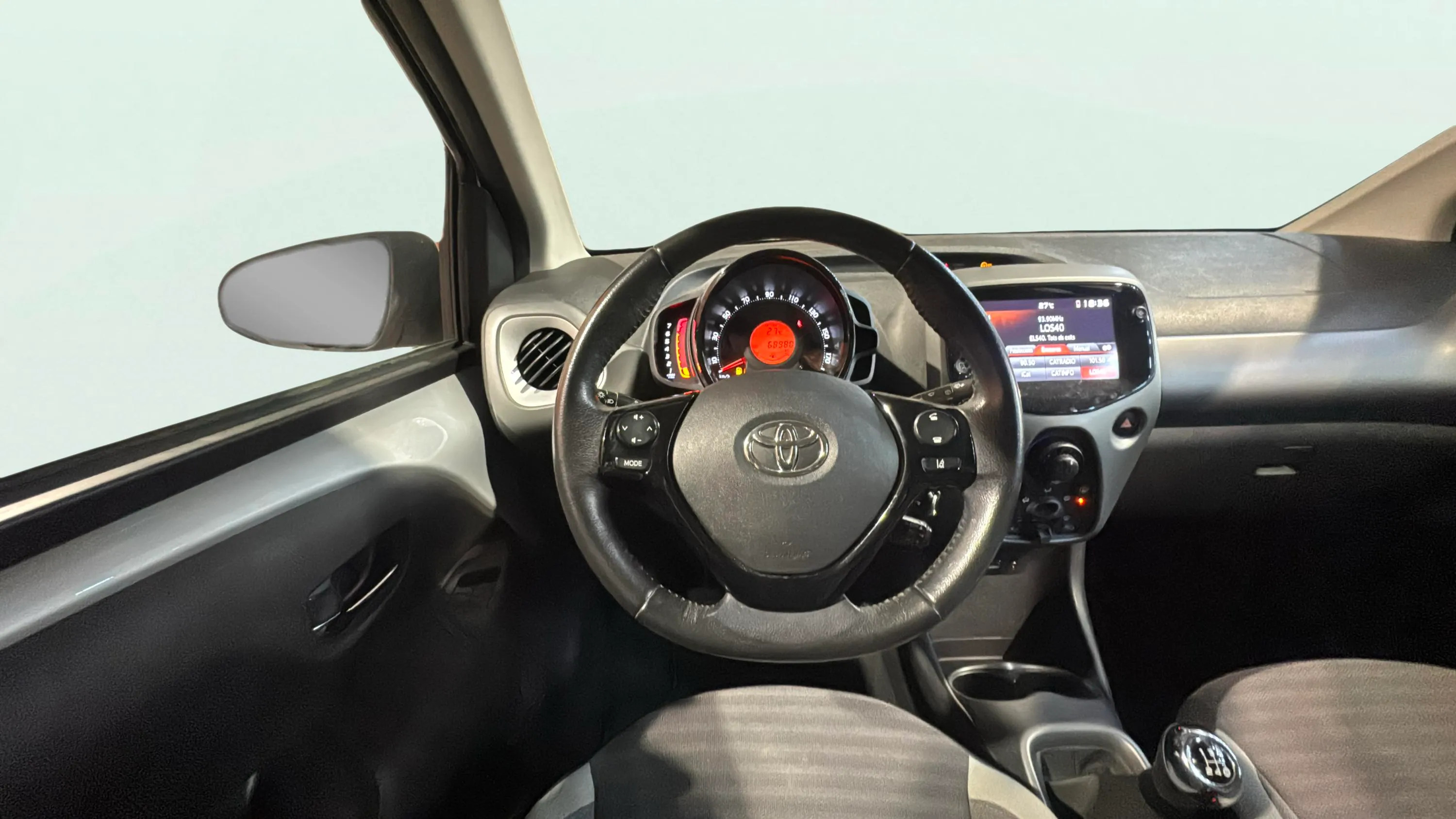 Toyota Aygo 1.0 70 x-play - foto 14