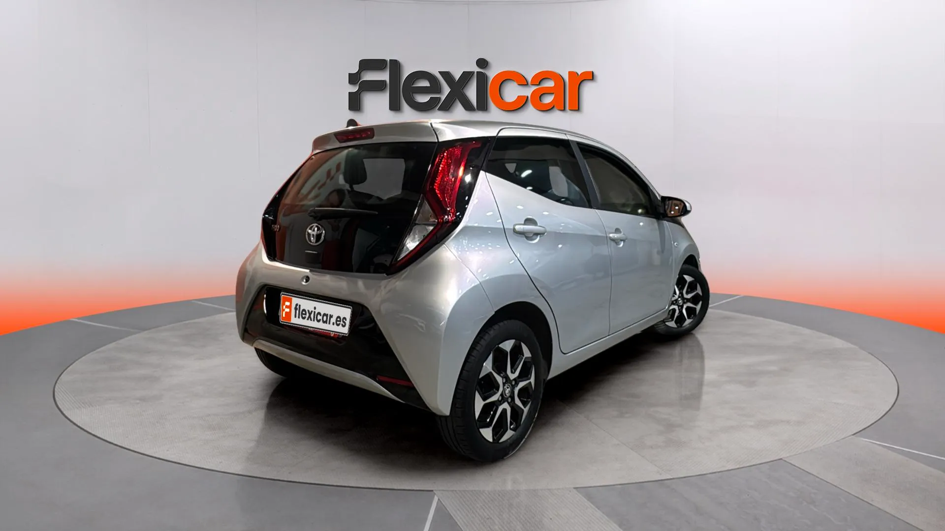 Toyota Aygo 1.0 70 x-play - foto 7