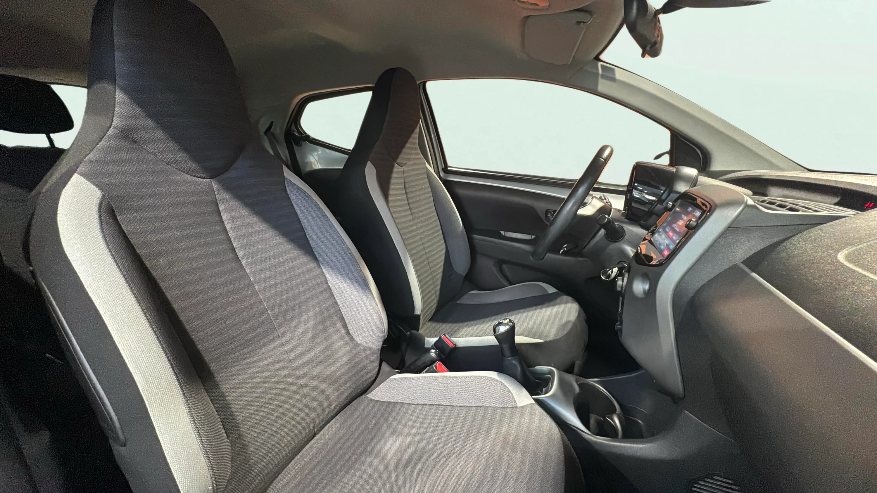 Toyota Aygo 1.0 70 x-play - foto 22