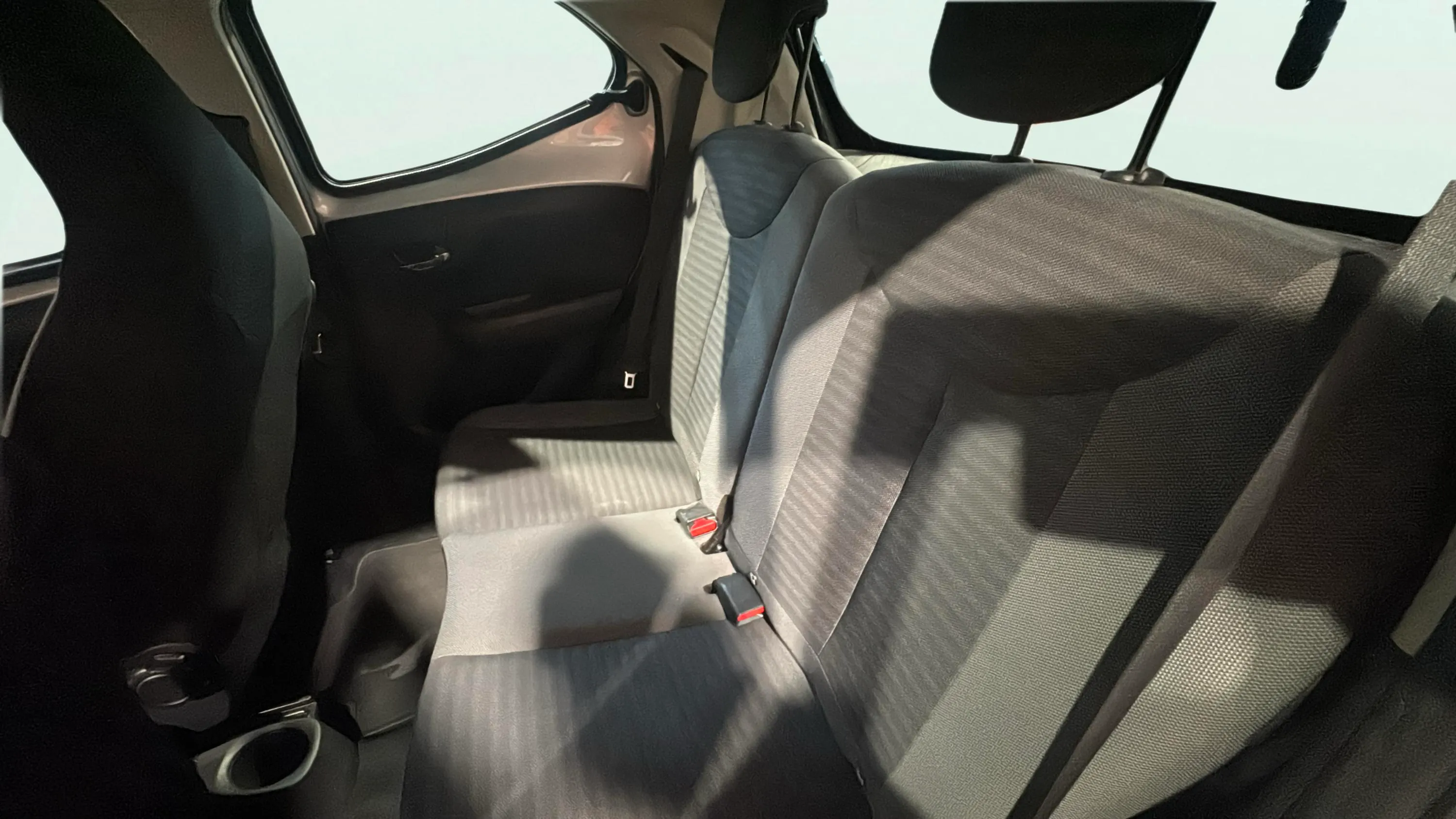 Toyota Aygo 1.0 70 x-play - foto 25