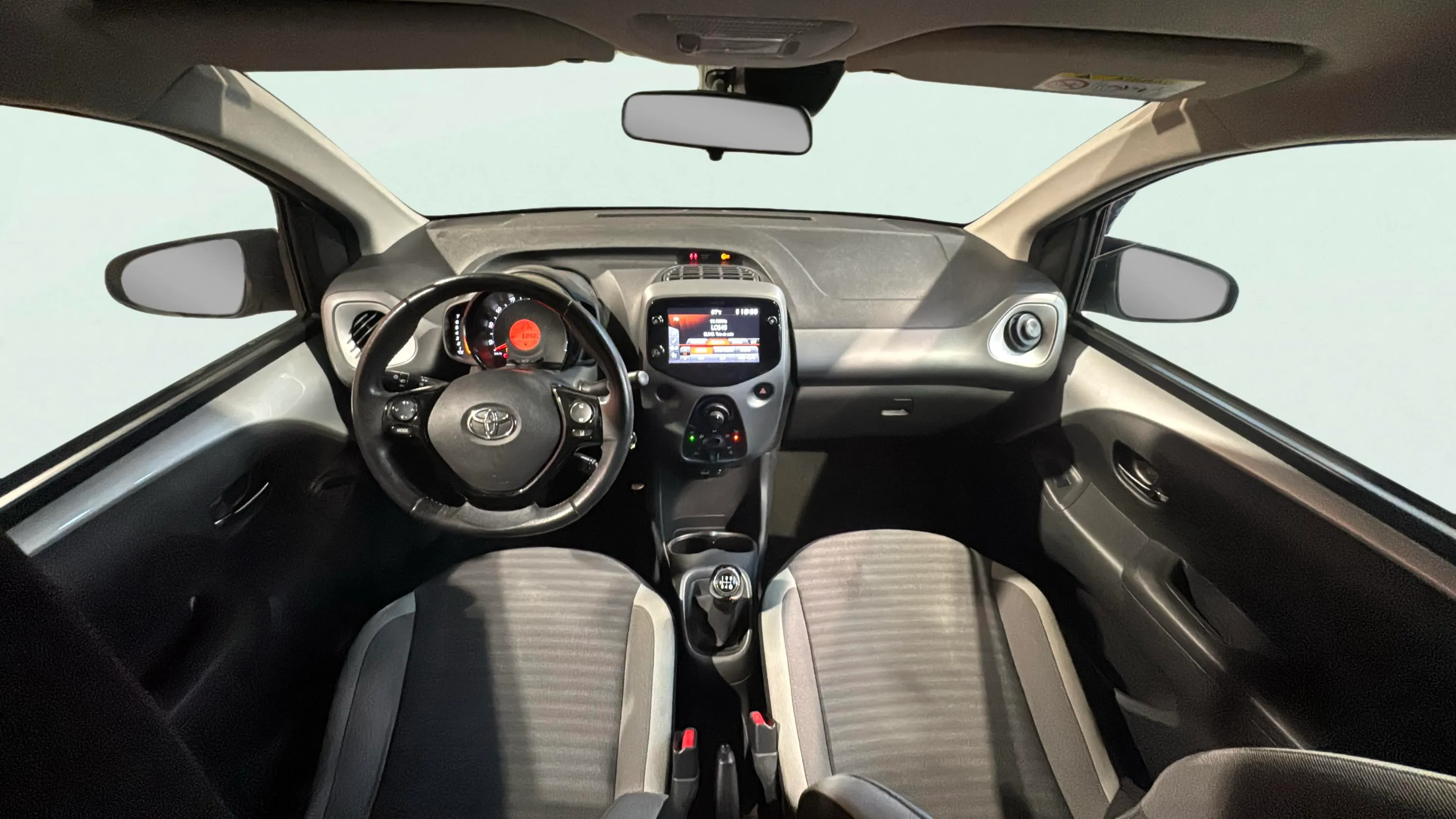 Toyota Aygo 1.0 70 x-play - foto 12
